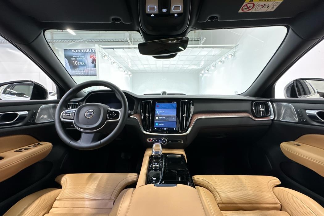 VOLVO V60 2025