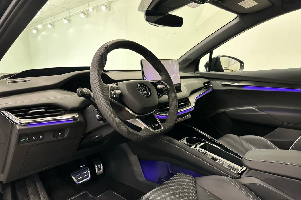 SKODA Enyaq 2025