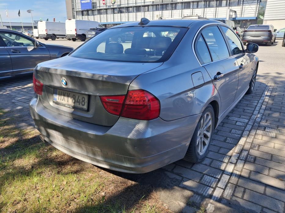 BMW 318 2011