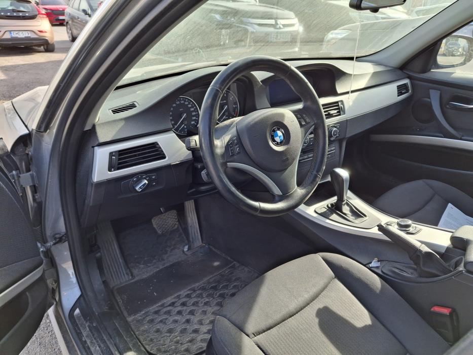 BMW 318 2011