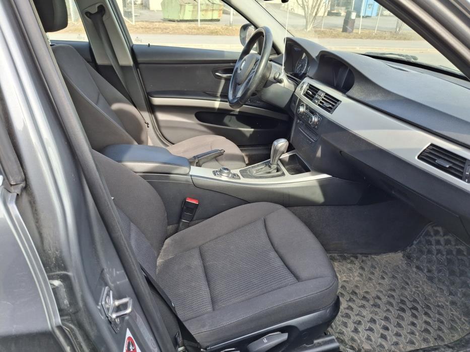 BMW 318 2011