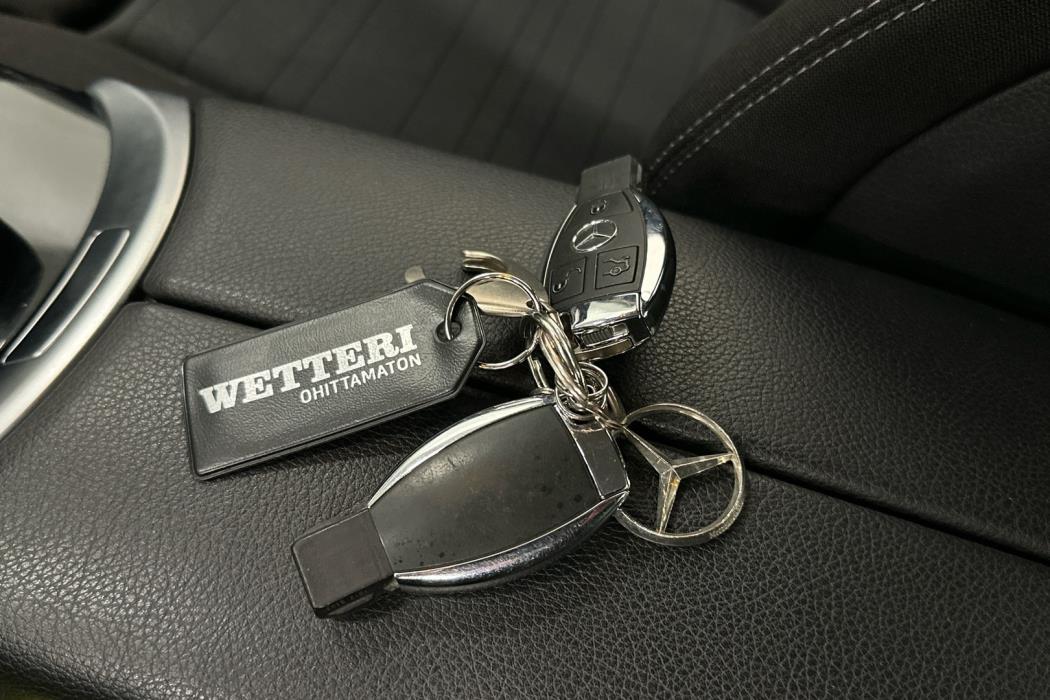 MERCEDES-BENZ C 2016