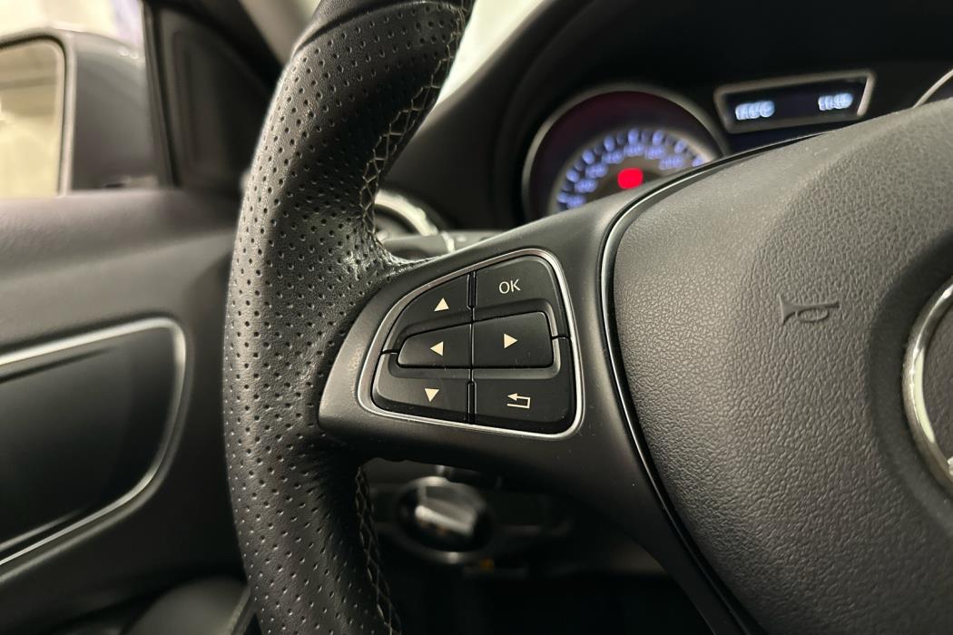 MERCEDES-BENZ GLA 2017