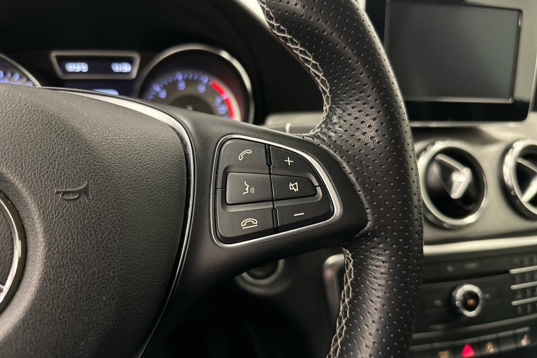 MERCEDES-BENZ GLA 2017