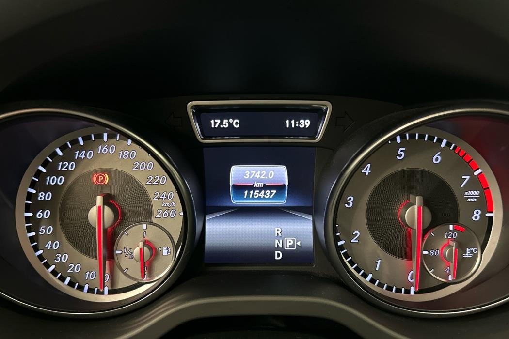 MERCEDES-BENZ GLA 2017