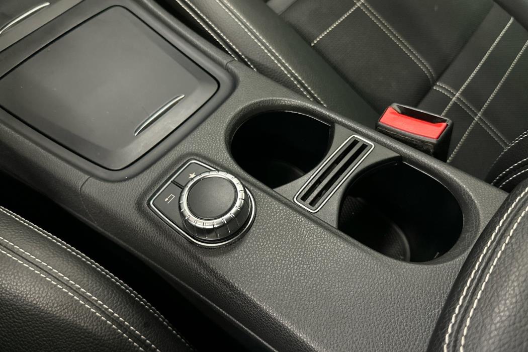 MERCEDES-BENZ GLA 2017