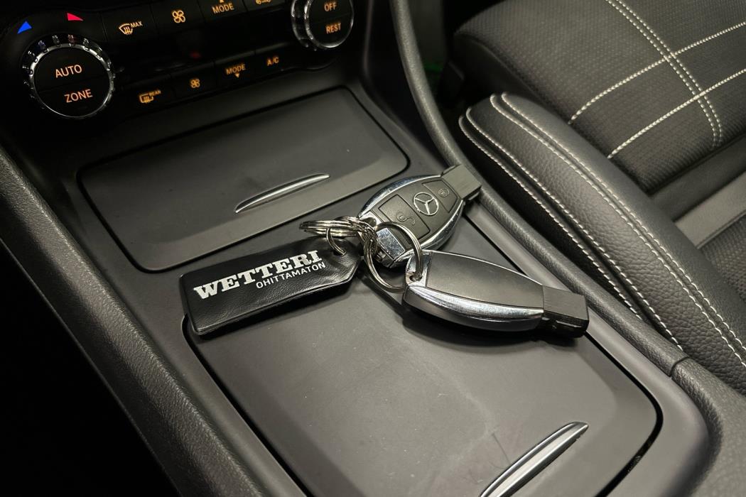 MERCEDES-BENZ GLA 2017