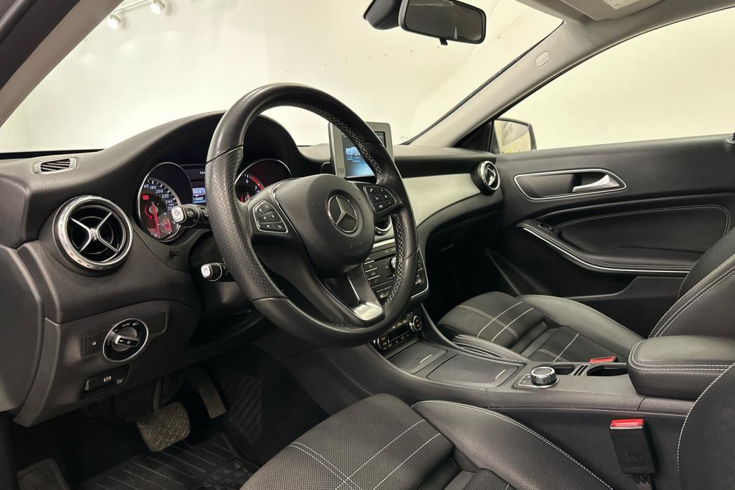 MERCEDES-BENZ GLA 2017