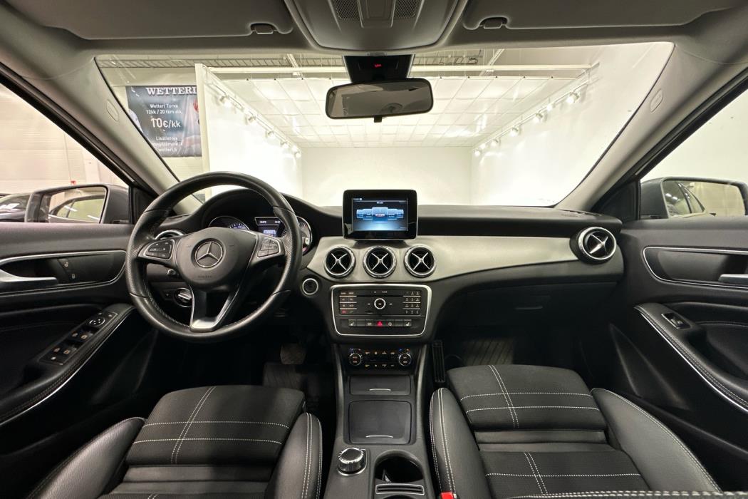 MERCEDES-BENZ GLA 2017