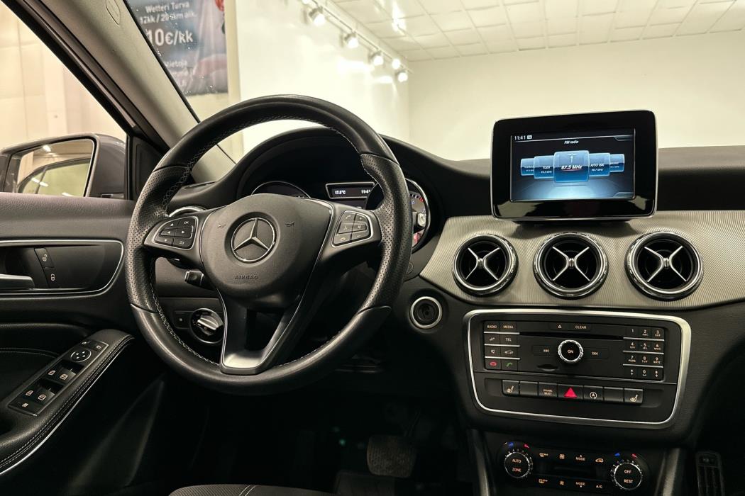 MERCEDES-BENZ GLA 2017