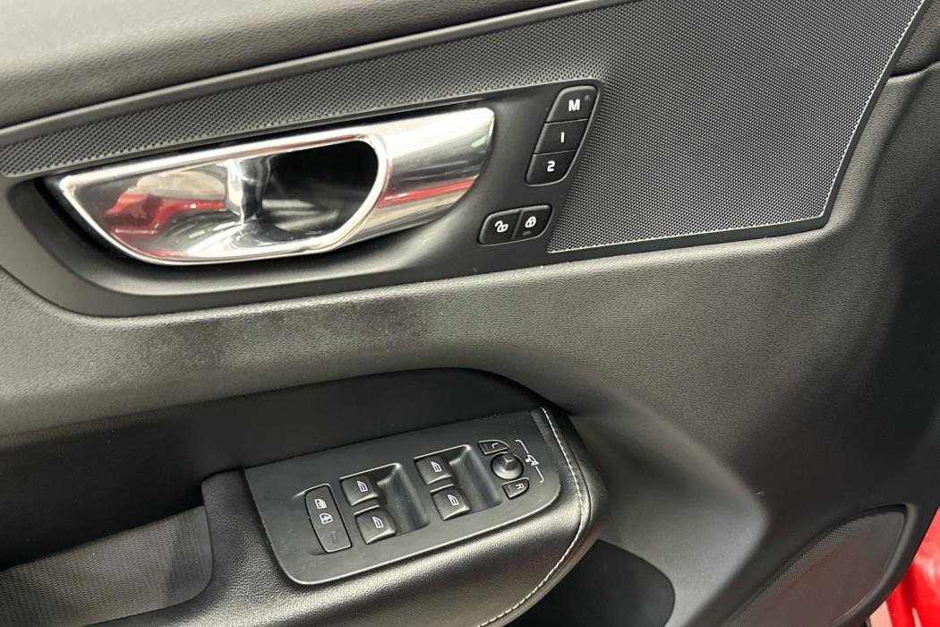 VOLVO XC60 2017