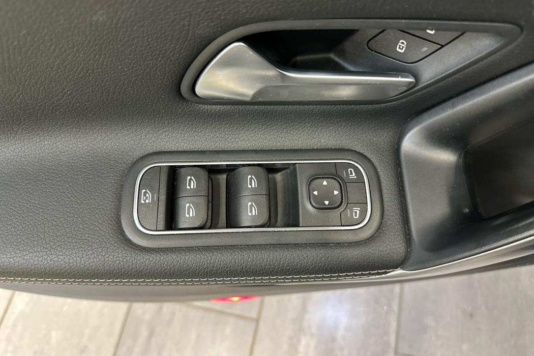 MERCEDES-BENZ CLA 2020