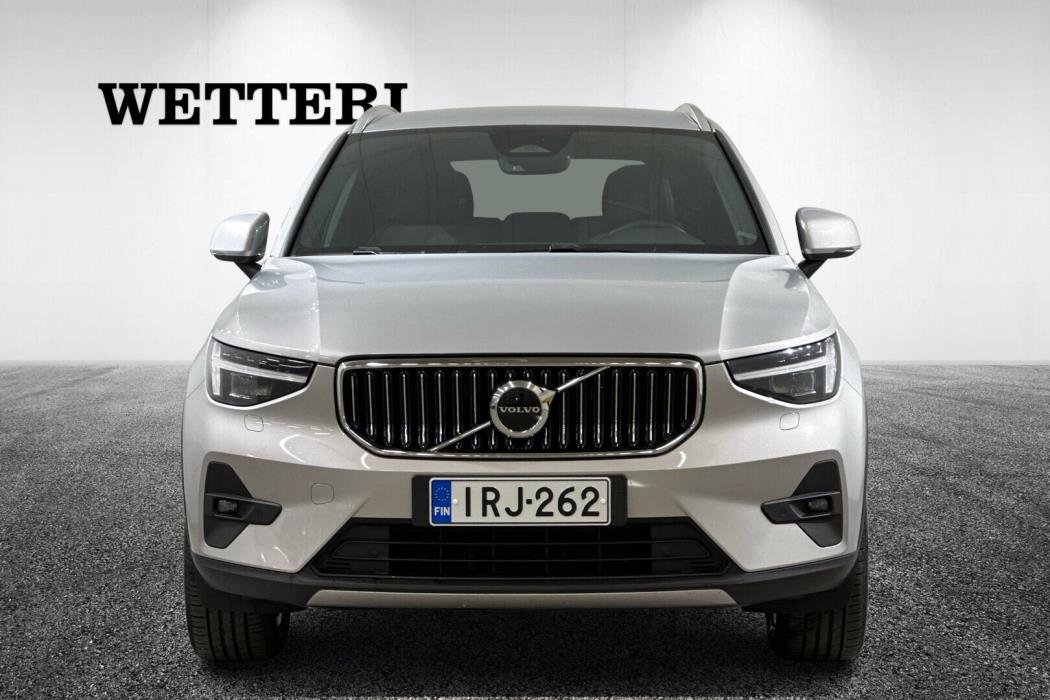 VOLVO XC40 2024