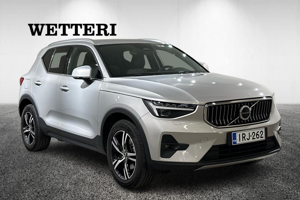 VOLVO XC40 2024