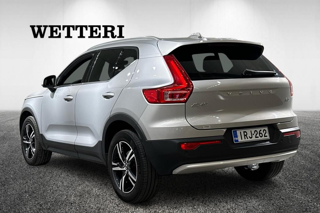 VOLVO XC40 2024