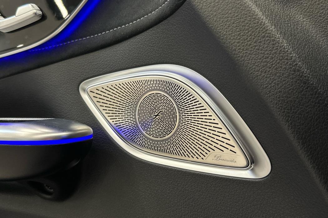 MERCEDES-BENZ EQE SUV 2025