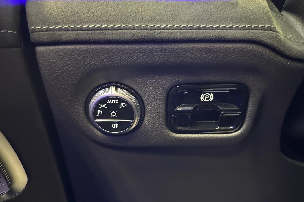 MERCEDES-BENZ EQE SUV 2025