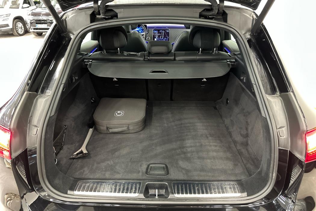 MERCEDES-BENZ EQE SUV 2025