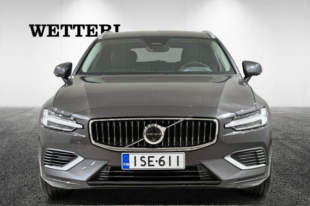 VOLVO V60 2025