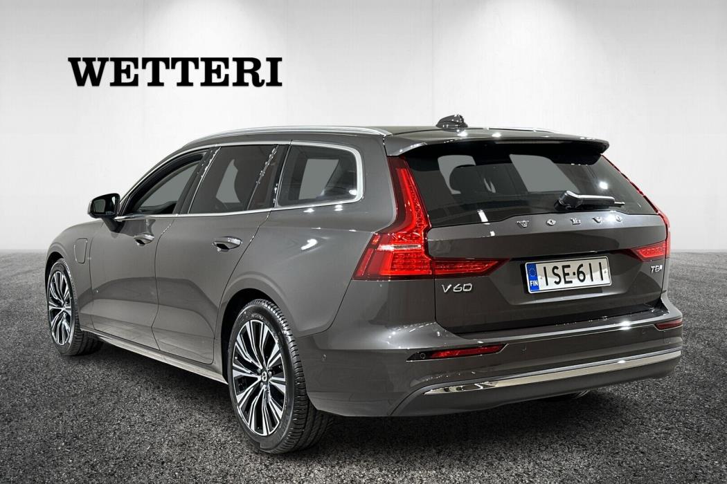 VOLVO V60 2025