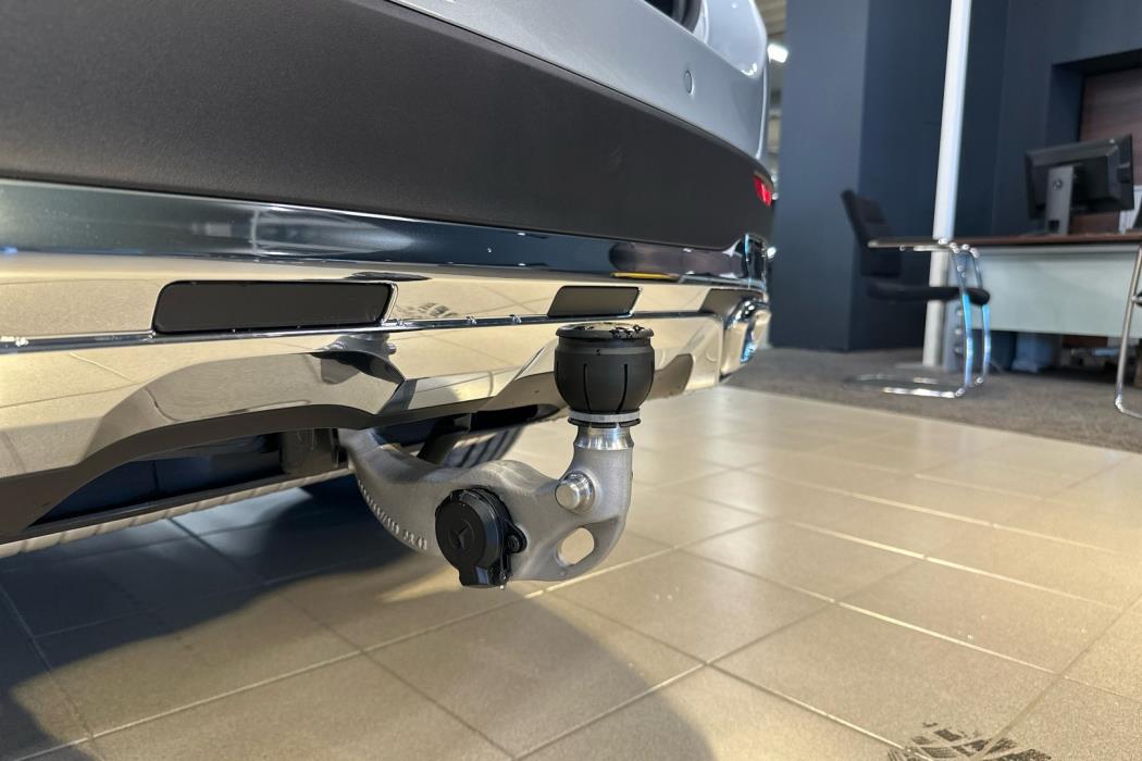 MERCEDES-BENZ GLC 2025