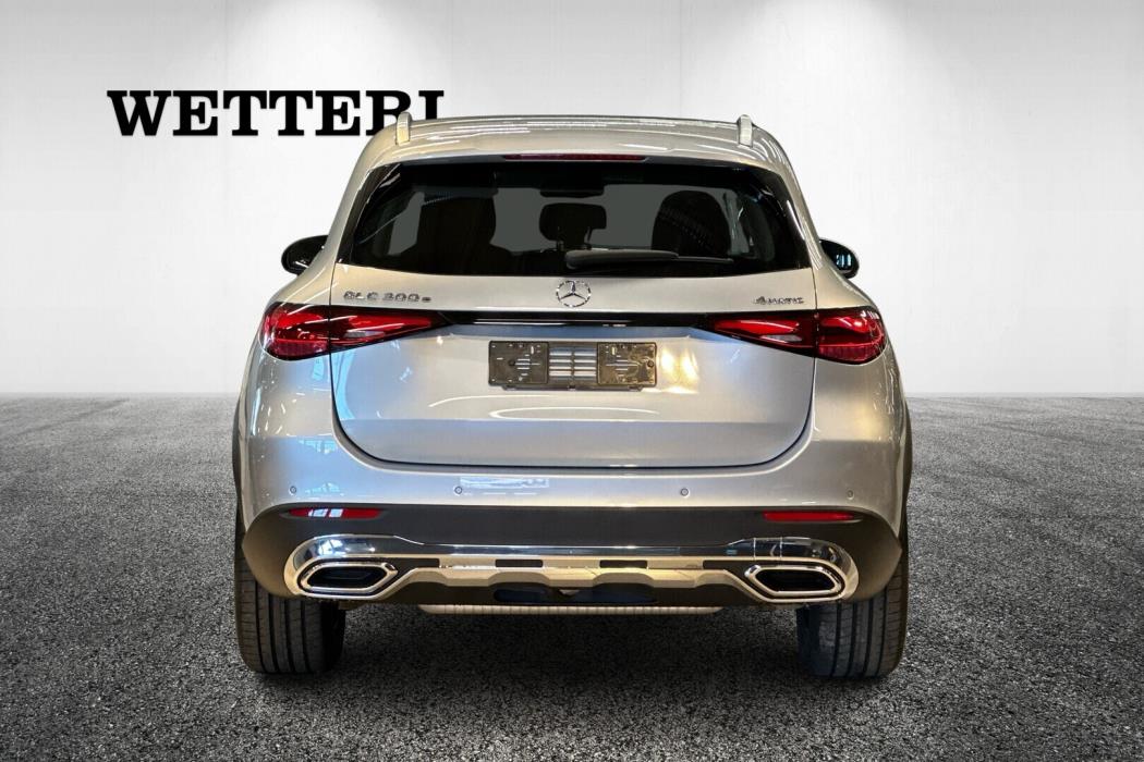 MERCEDES-BENZ GLC 2025