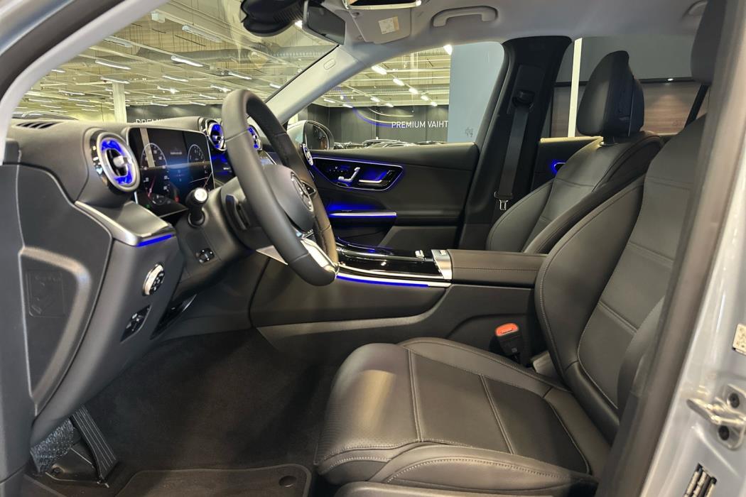 MERCEDES-BENZ GLC 2025