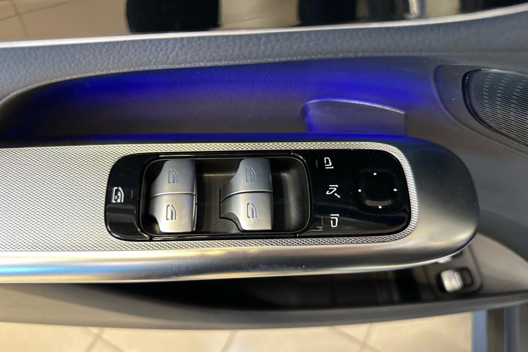 MERCEDES-BENZ GLC 2025