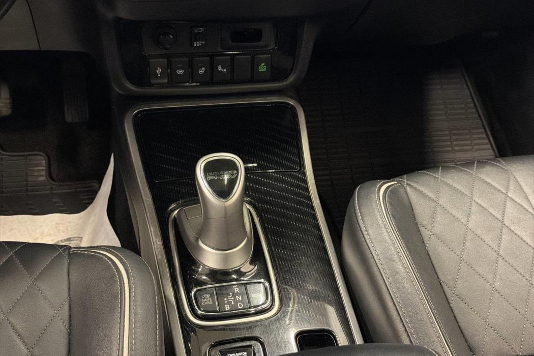 MITSUBISHI Outlander PHEV 2020