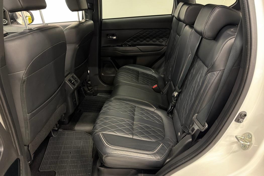 MITSUBISHI Outlander PHEV 2020