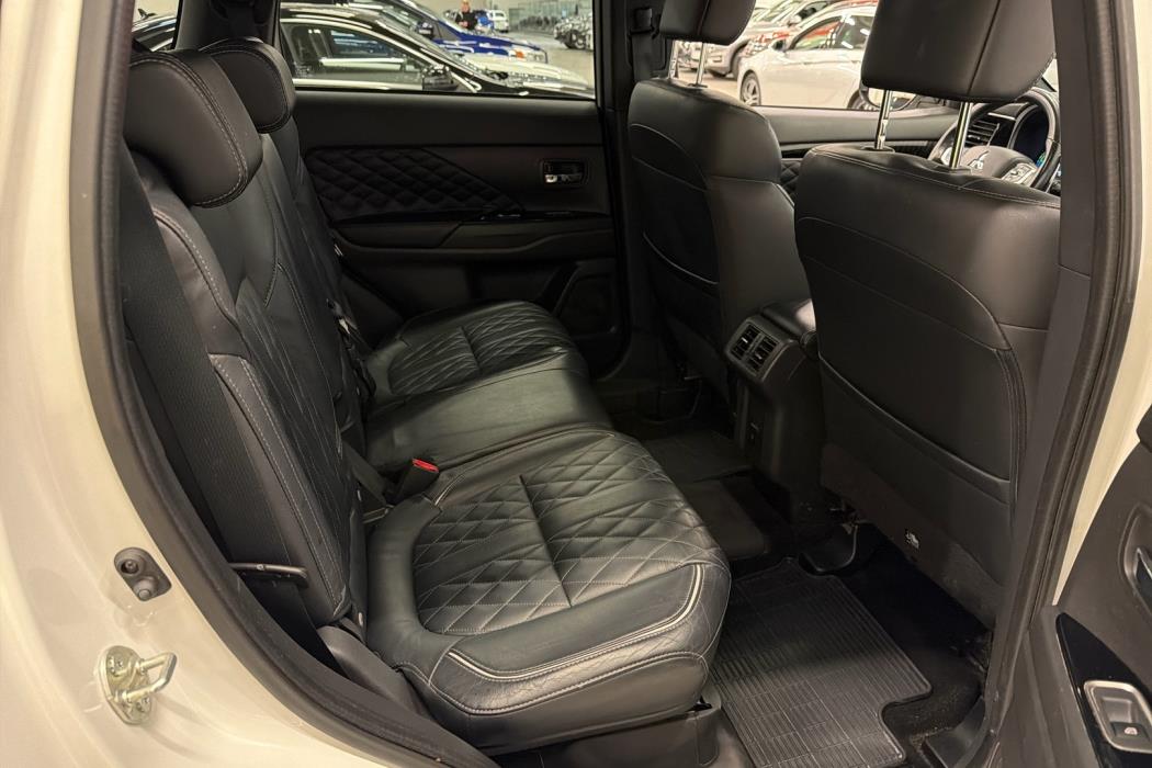 MITSUBISHI Outlander PHEV 2020