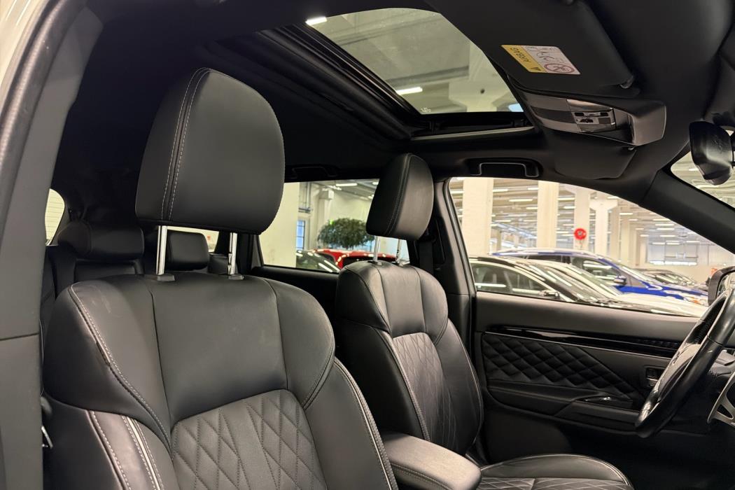 MITSUBISHI Outlander PHEV 2020