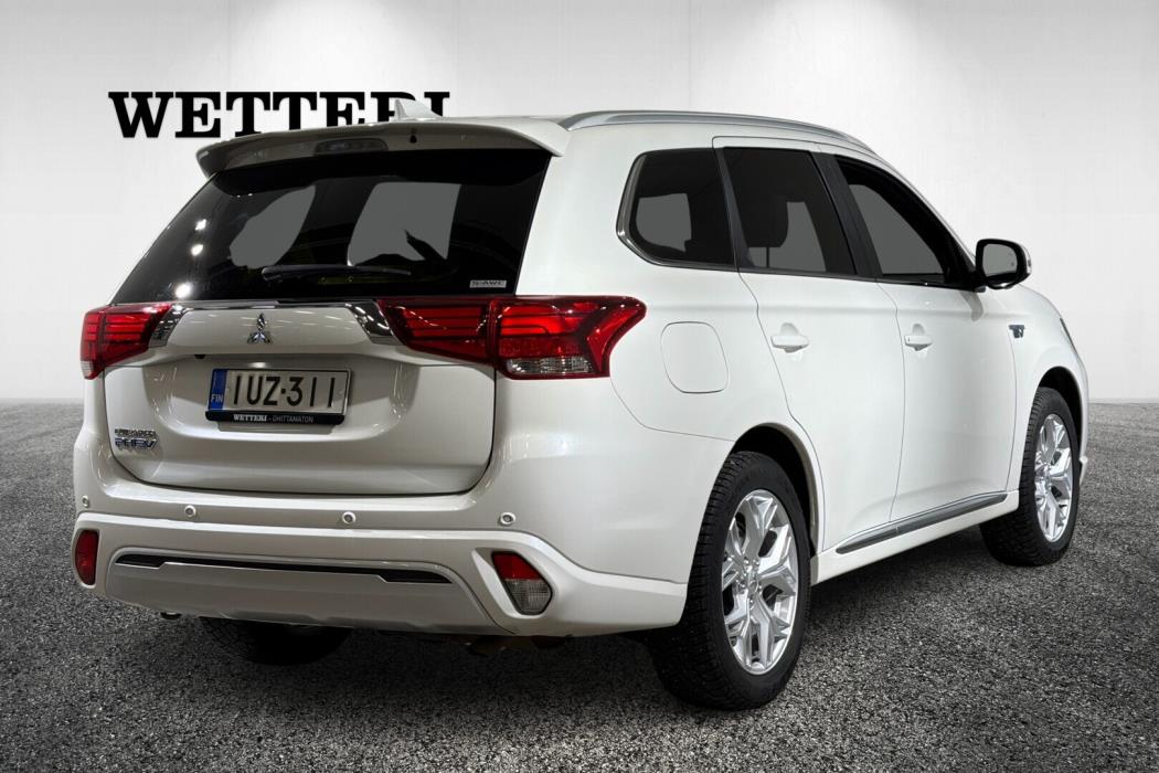 MITSUBISHI Outlander PHEV 2020