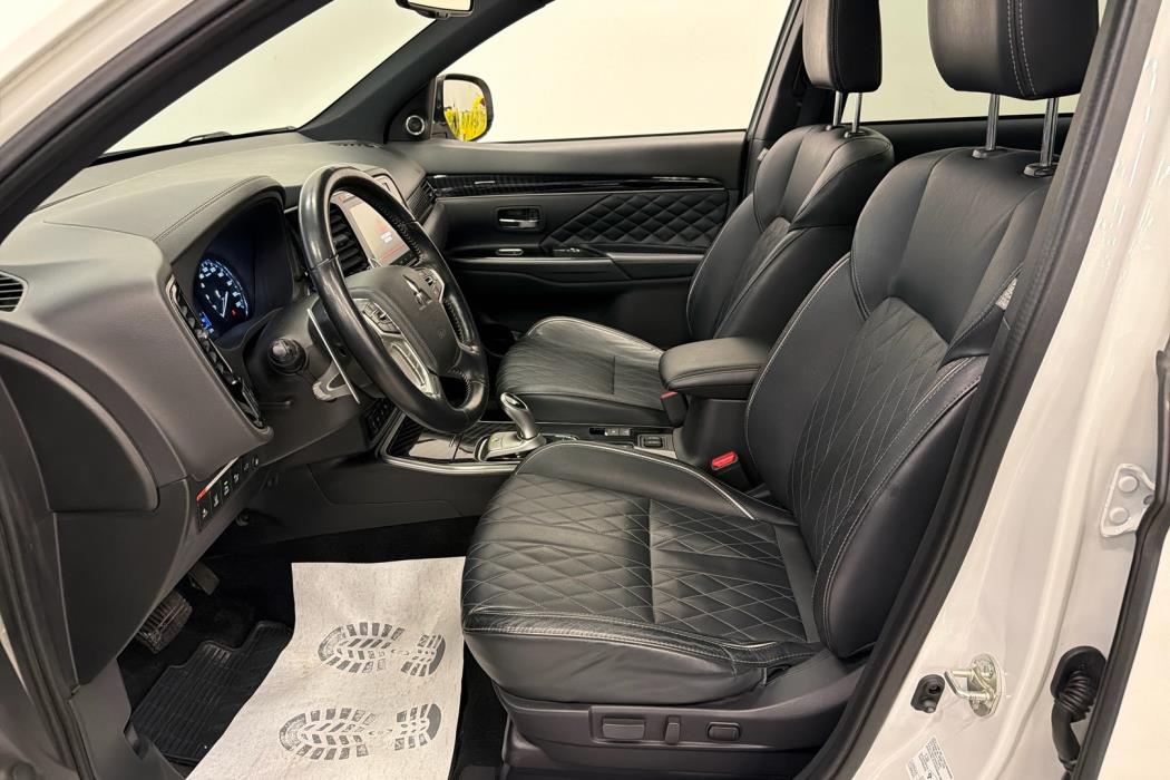 MITSUBISHI Outlander PHEV 2020