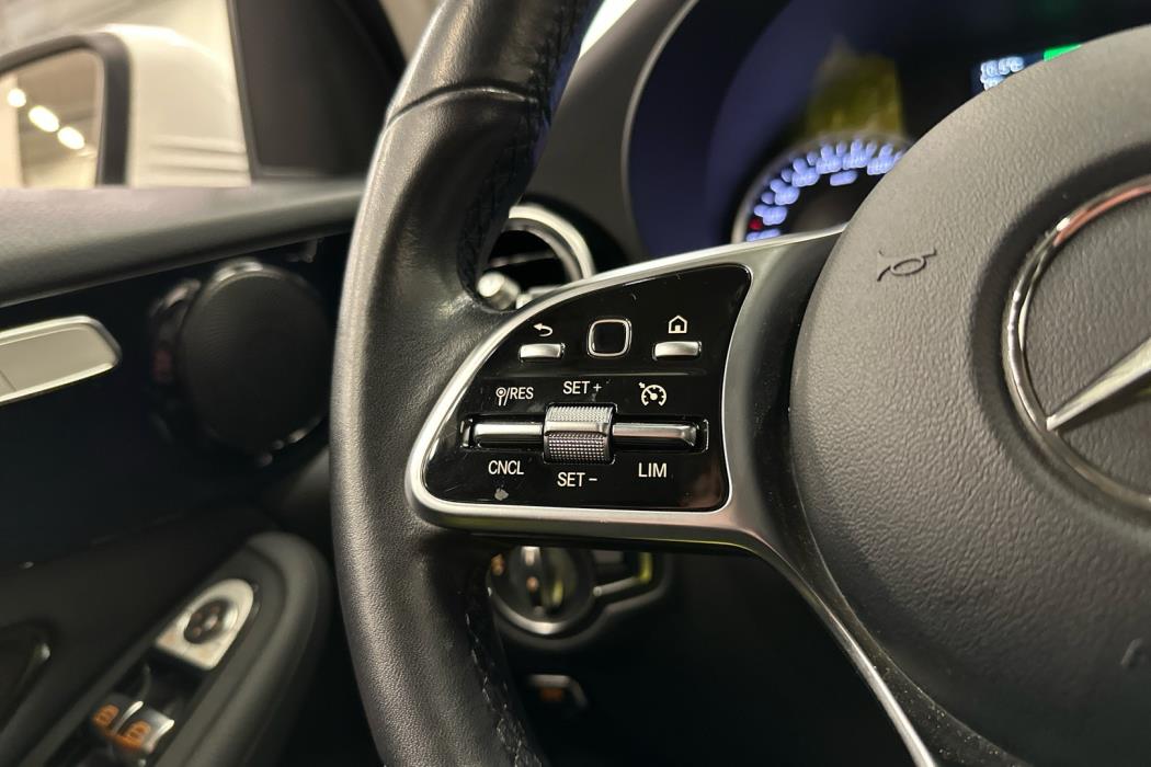 MERCEDES-BENZ GLC 2021