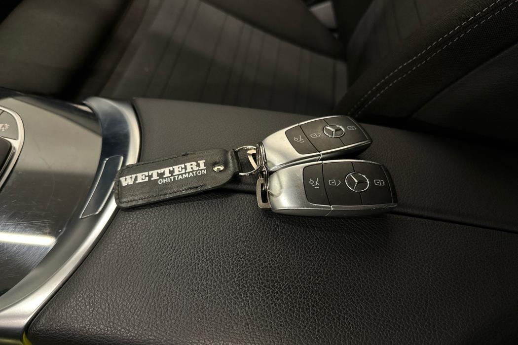 MERCEDES-BENZ GLC 2021