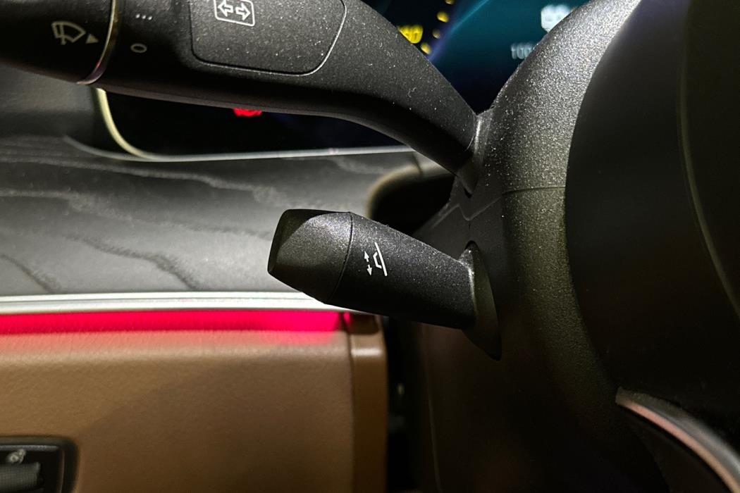 MERCEDES-BENZ E 2021