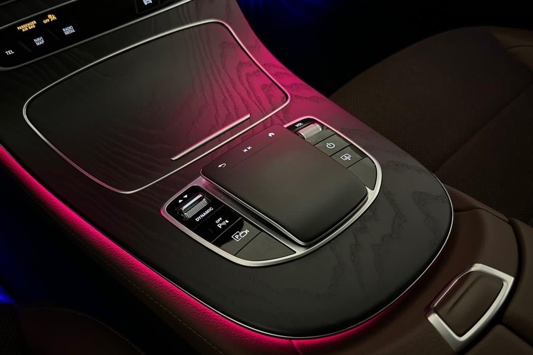 MERCEDES-BENZ E 2021