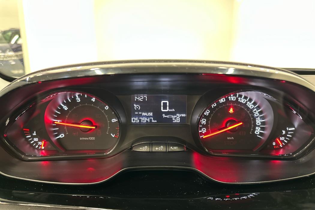 PEUGEOT 208 2013