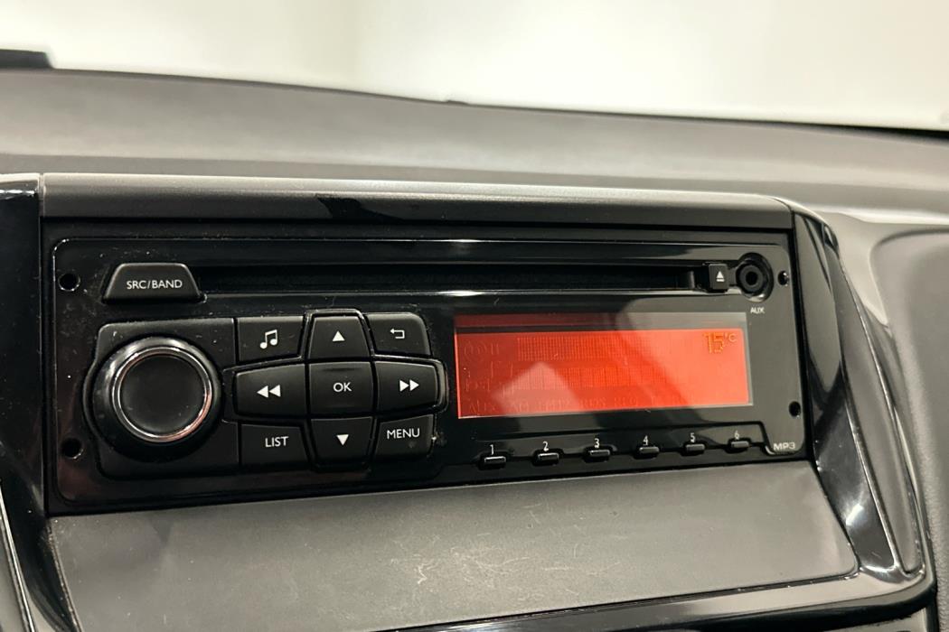 PEUGEOT 208 2013