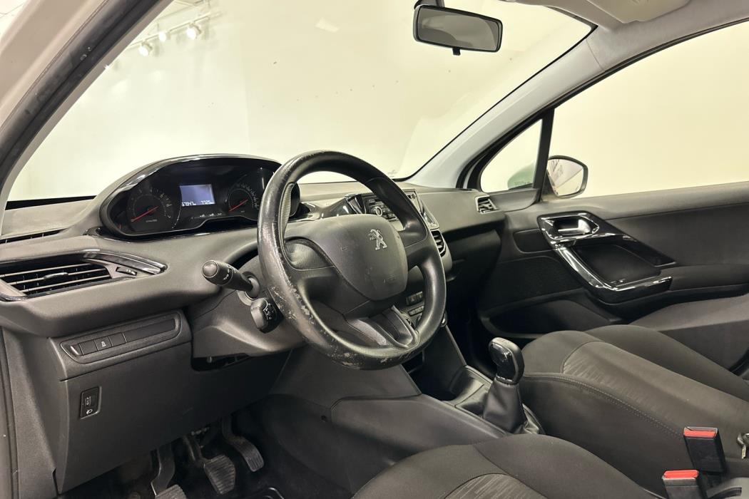 PEUGEOT 208 2013