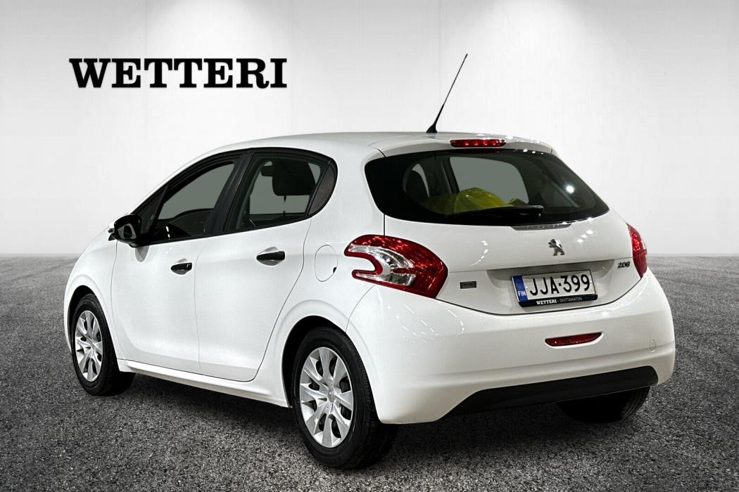 PEUGEOT 208 2013