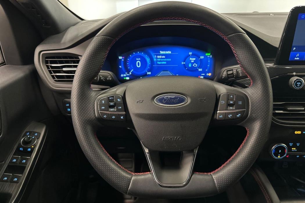 FORD Kuga 2023