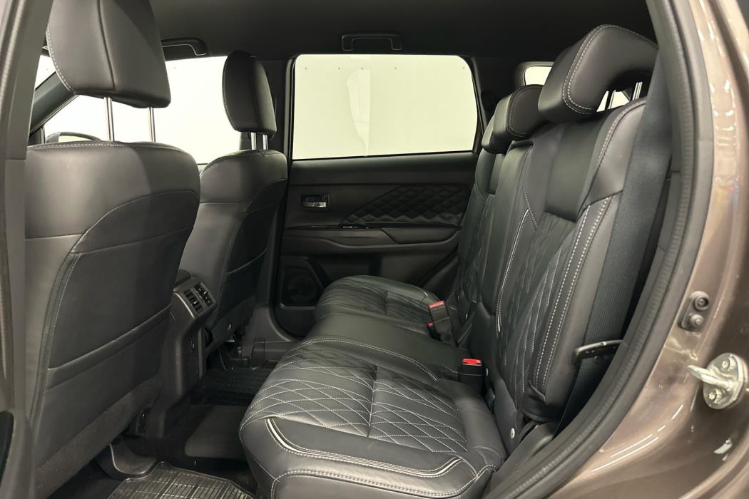 MITSUBISHI Outlander PHEV 2021