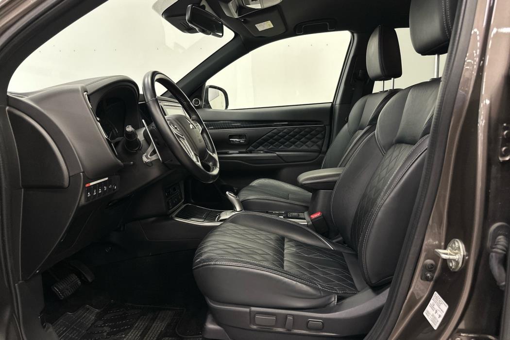 MITSUBISHI Outlander PHEV 2021