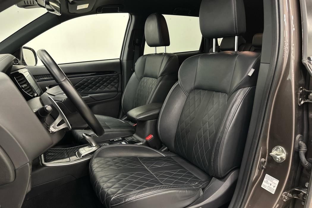 MITSUBISHI Outlander PHEV 2021