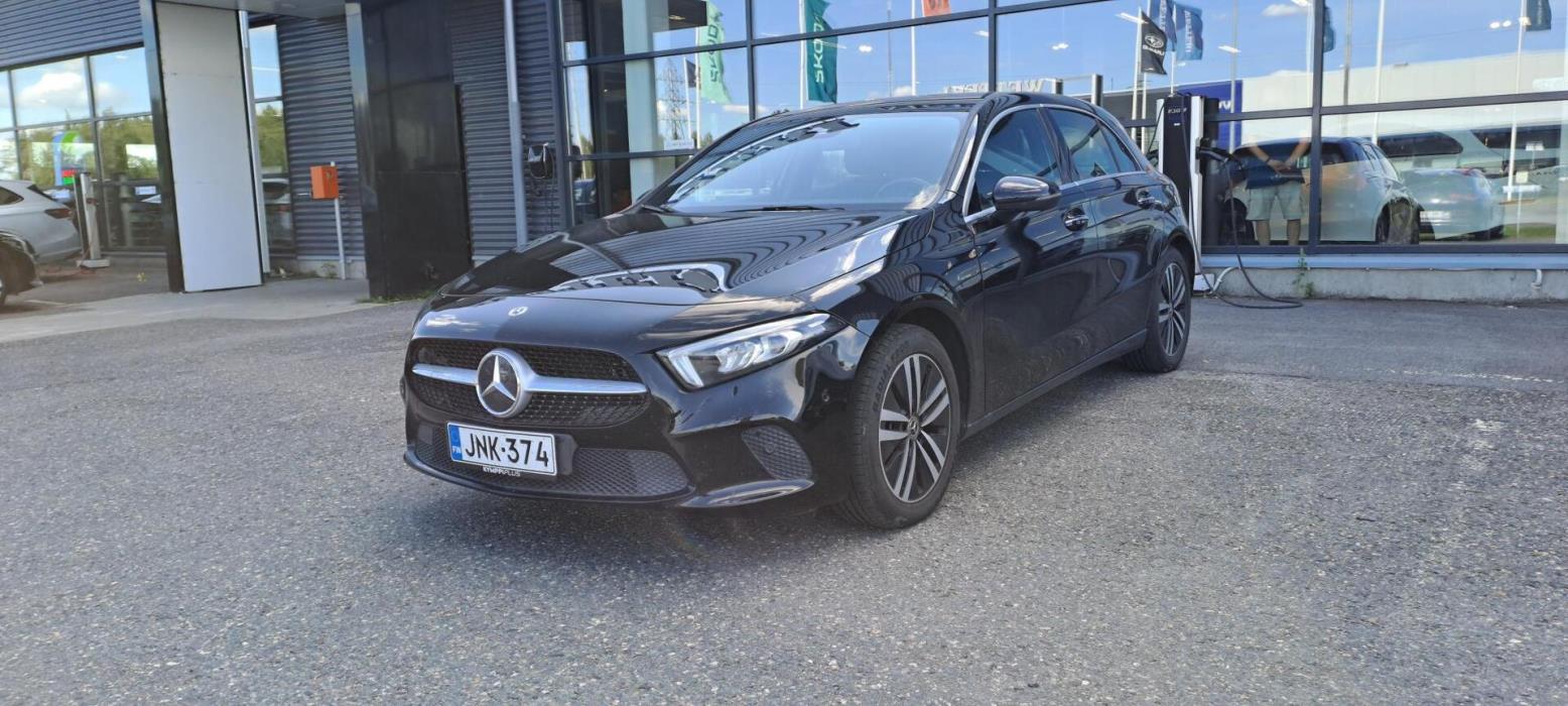 MERCEDES-BENZ A 2021