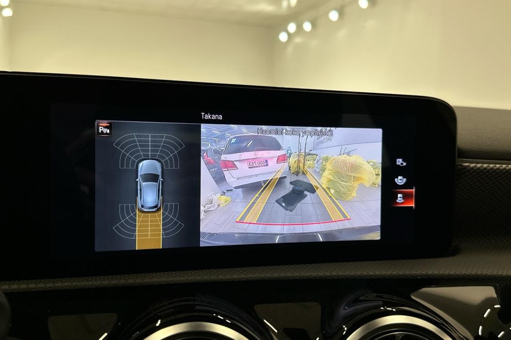 MERCEDES-BENZ A 2021