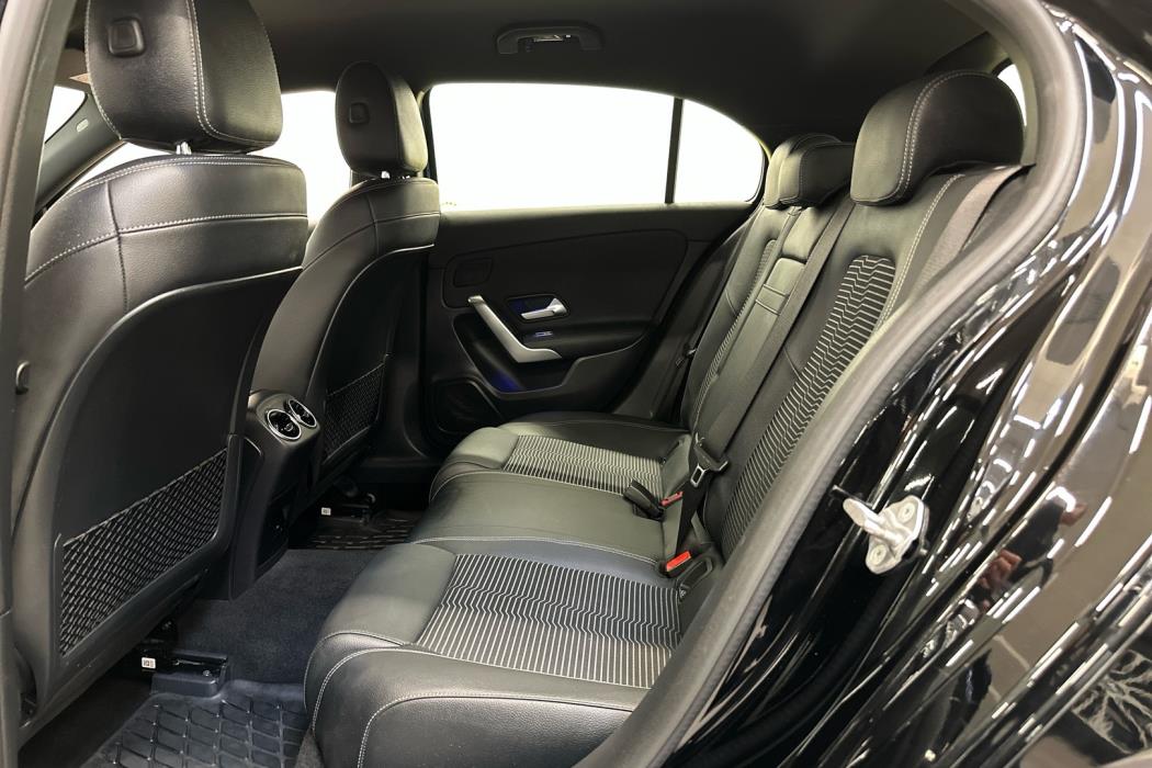 MERCEDES-BENZ A 2021