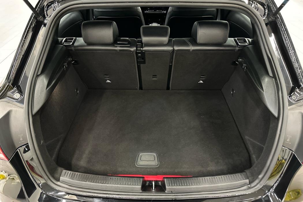 MERCEDES-BENZ A 2021